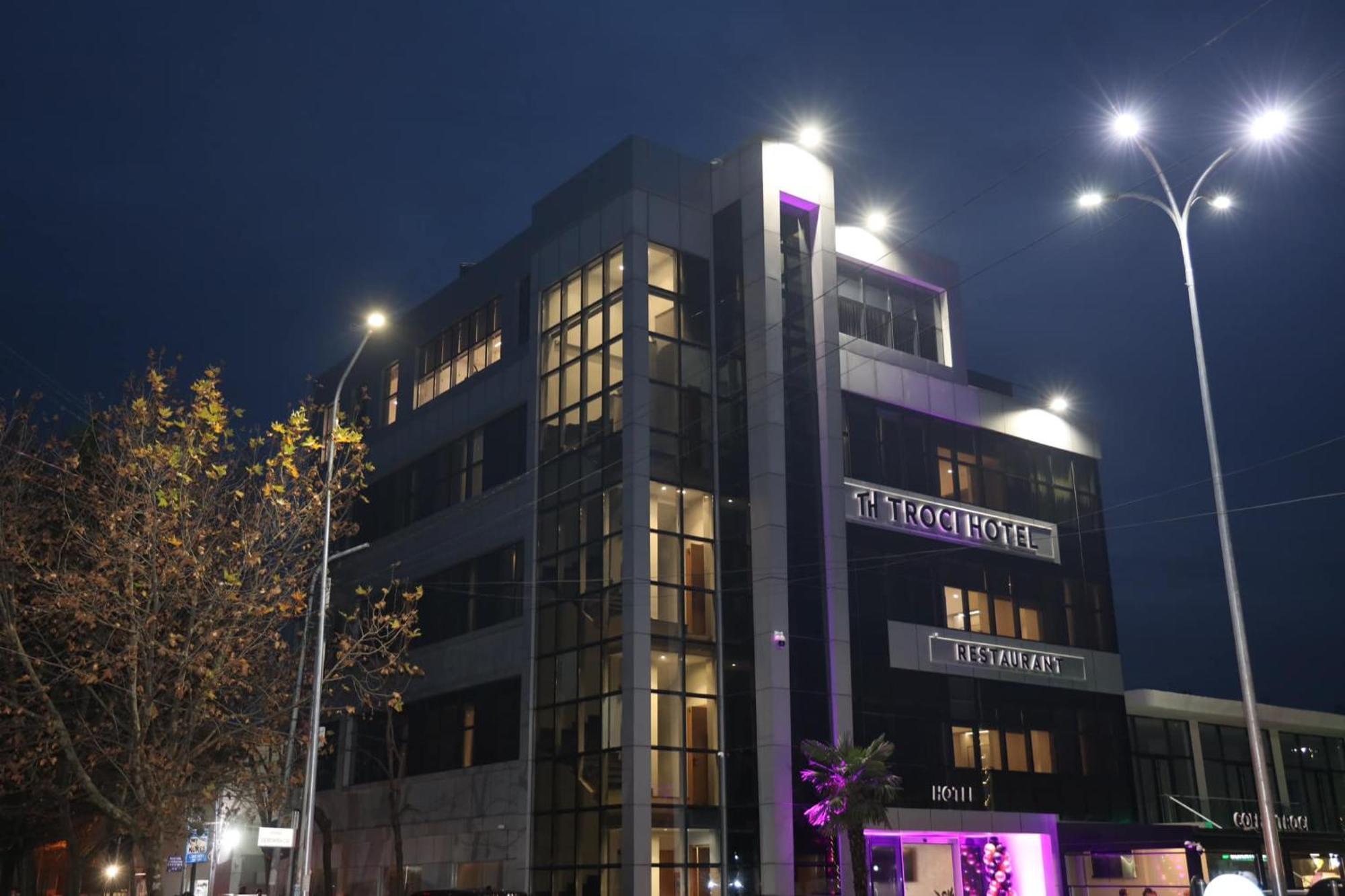 Hotel Troci